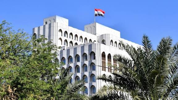العراق يبدي استغرابه من تصريحات إيرانية ويعدّها “تدخلاً مرفوضاً”