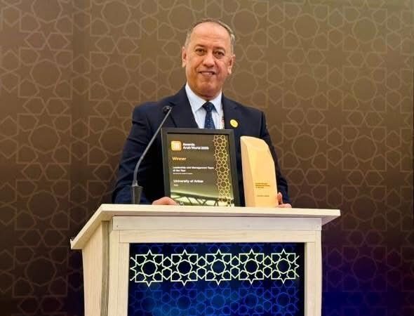 جامعة الأنبار تحصد أوسكار التعليم العربي كأفضل قيادة وإدارة لعام 2025