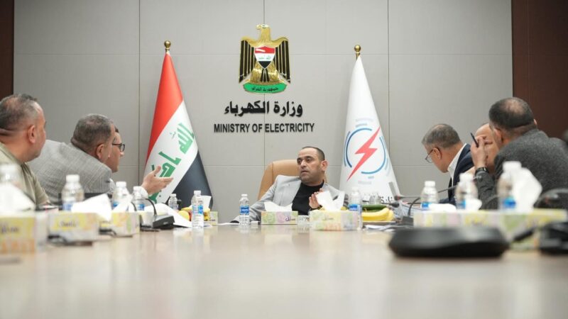 وزارة الكهرباء تحسم ملفات الطاقة الشمسية وتستعد مبكراً لصيف 2026