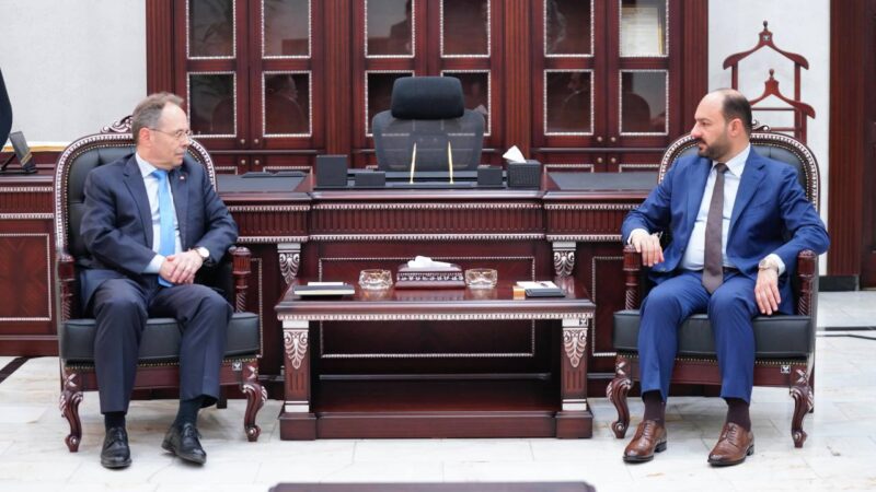 محافظ الأنبار يبحث مع السفير السويسري التعاون والاستثمار