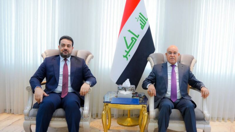 محافظ الأنبار ووزير الصحة يبحثان التخصيصات واستكمال مشاريع المحافظة