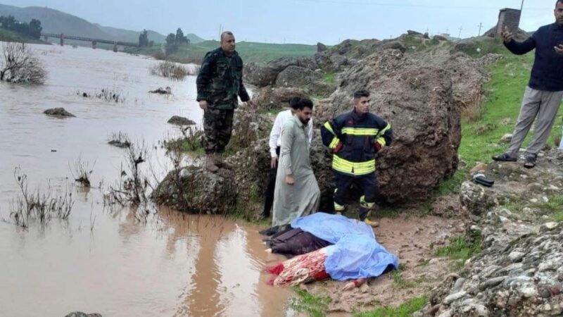 حادث مأساوي في دهوك.. مصرع عروس وامرأتين إثر انقلاب سيارة وسقوطها في نهر قرب جسر مندان