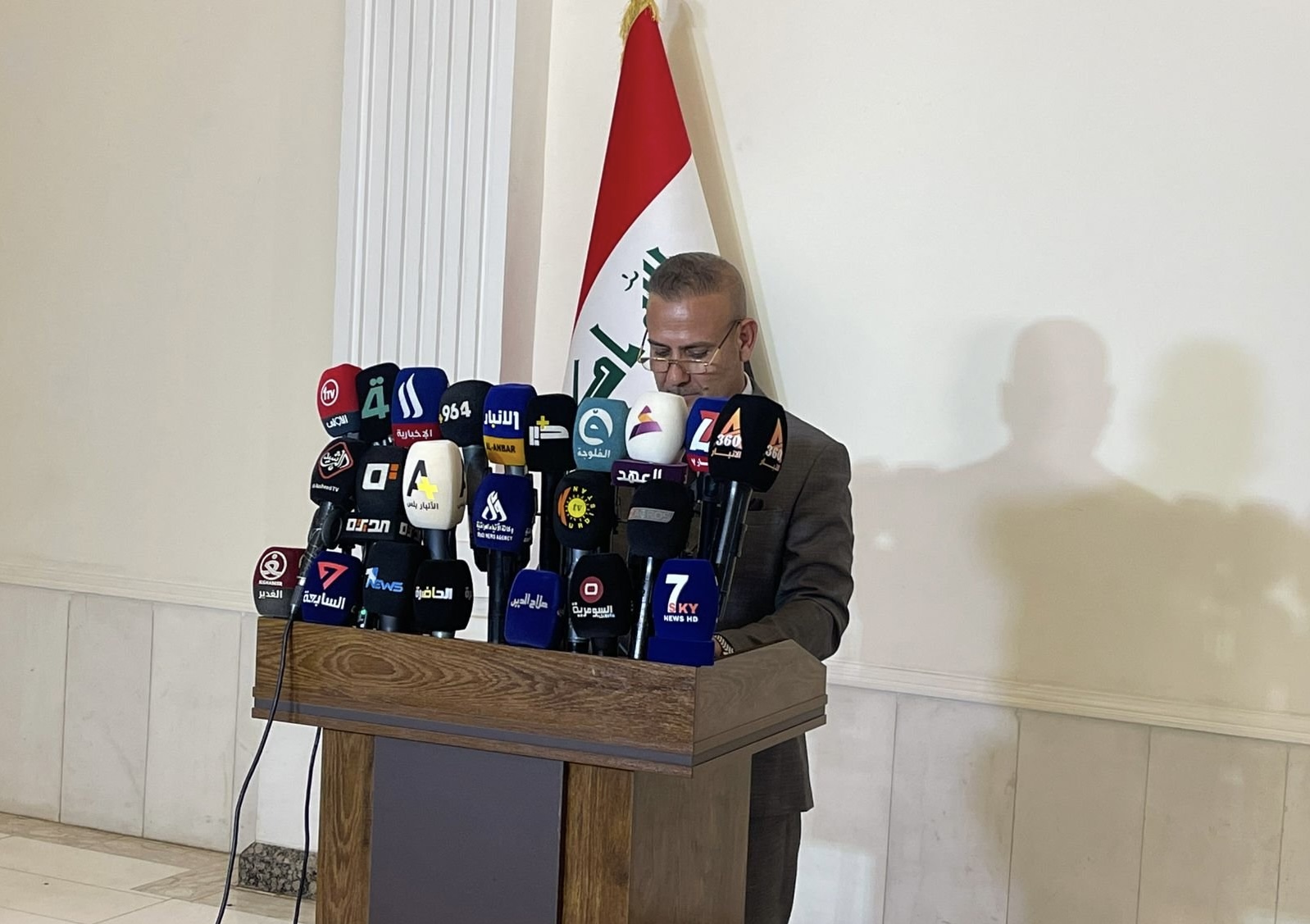 حكومة الأنبار تنفي العثور على مقبرة جماعية تضم أكثر من 1500رفات وتكشف حصيلة موقع سهل عكاز