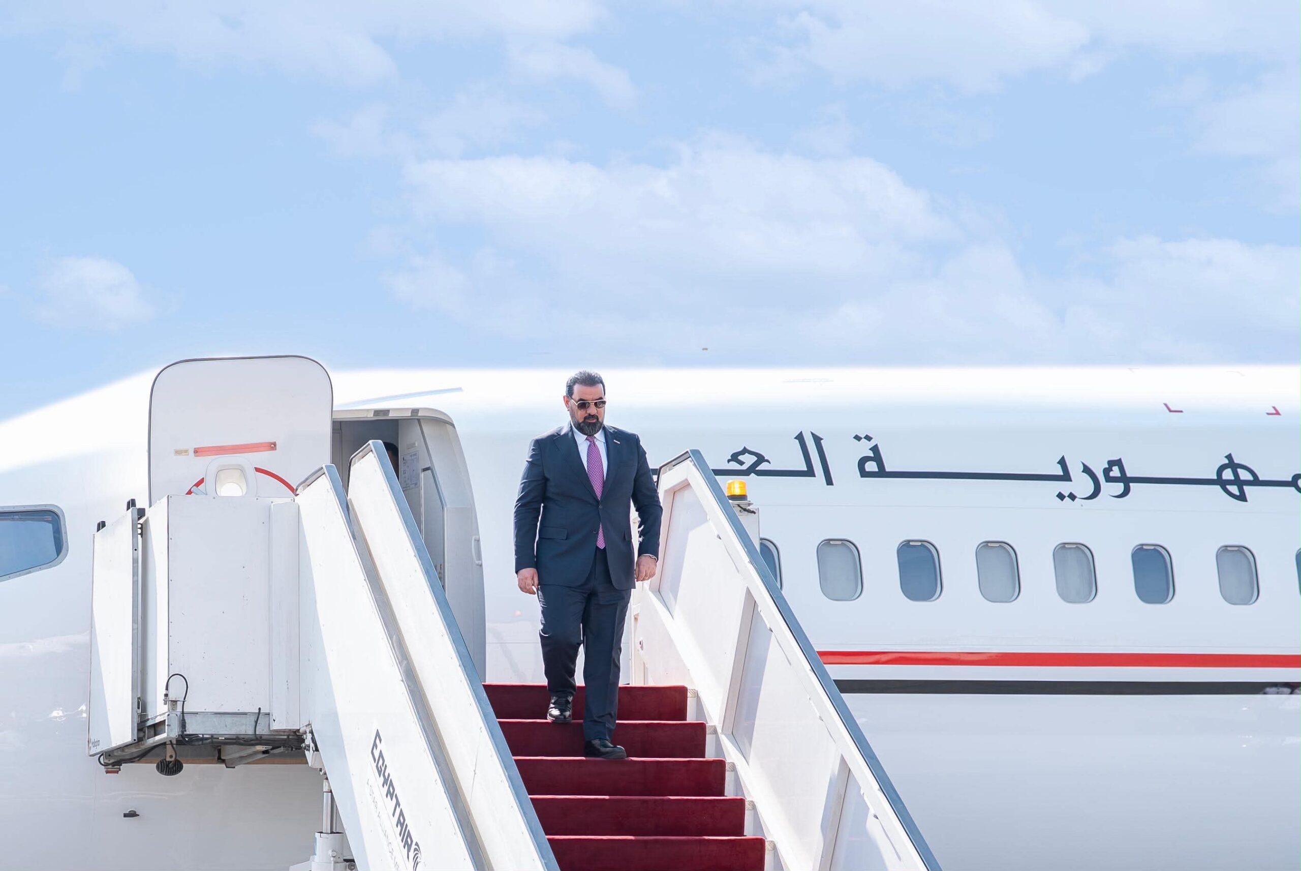 رئيس البرلمان السيد هيبت الحلبوس يصل إلى القاهرة