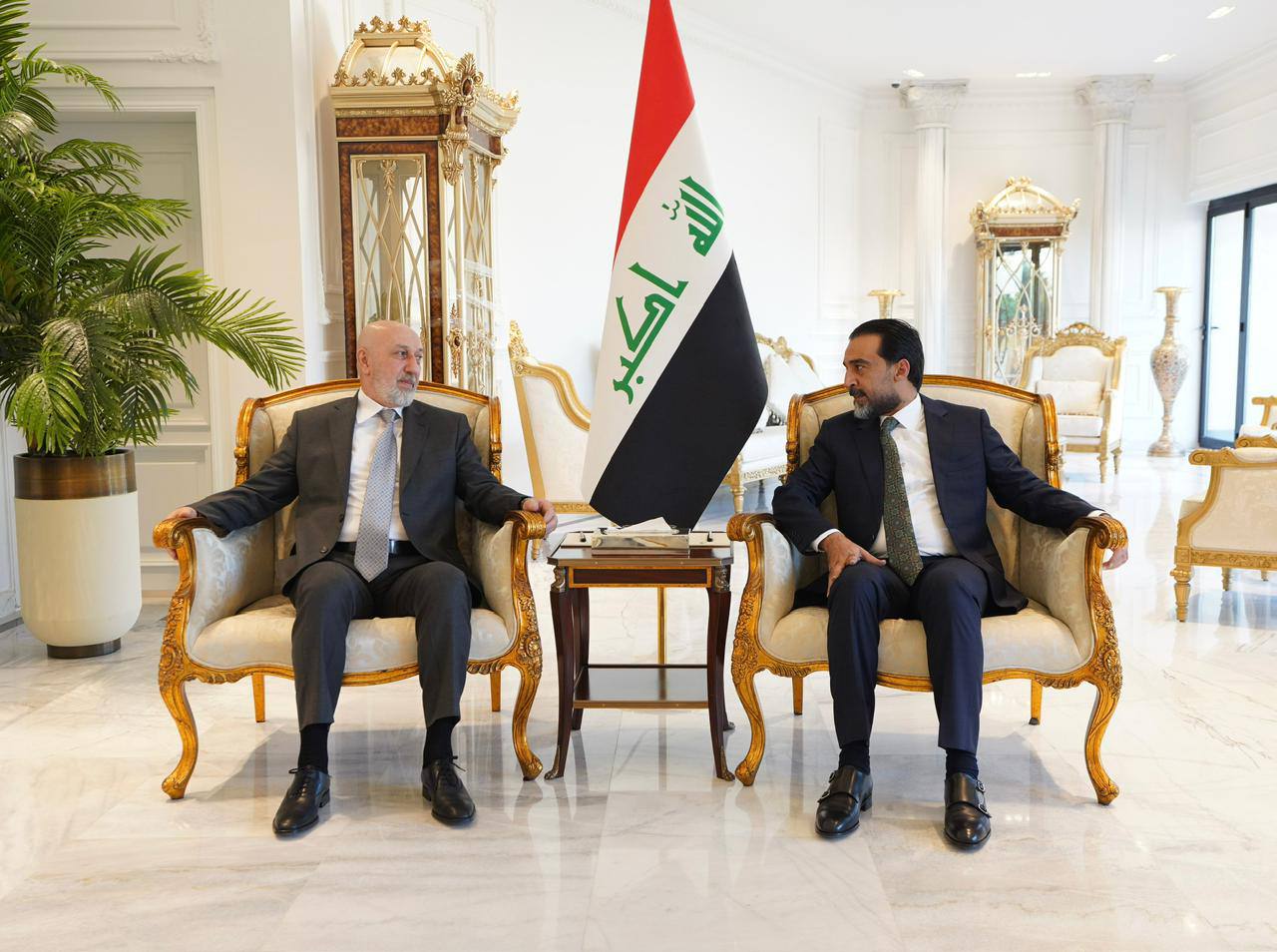 الرئيس محمد الحلبوسي يستقبل رئيس الجمهورية ويبحث معه مستجدات الأوضاع السياسية