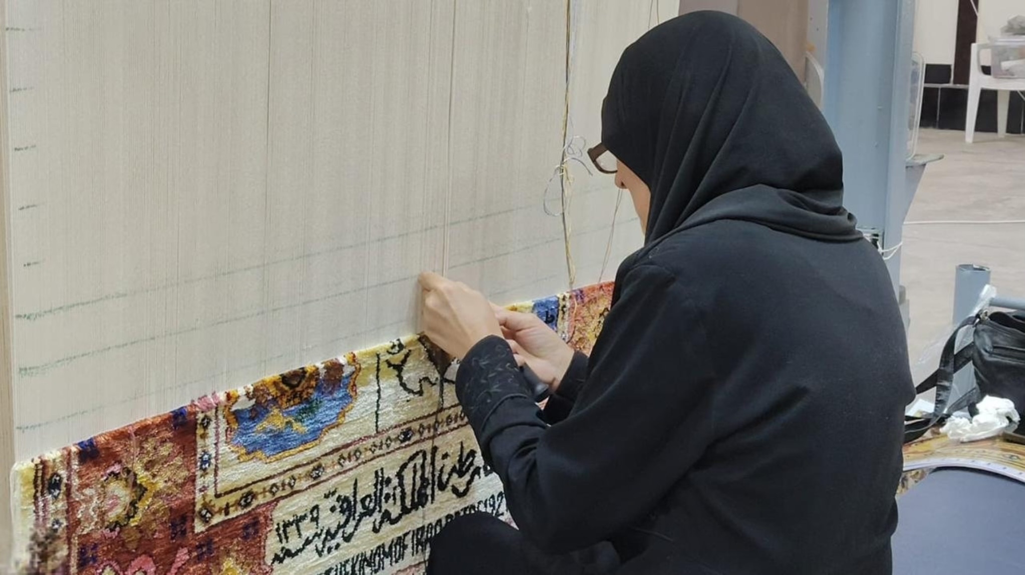 معمل السجاد اليدوي في “عانه”.. إرث تاريخي يستعيد عافيته ويصارع نقص الملاكات الشابة